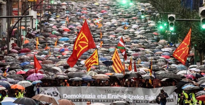 Miles salen a las calles de catalunya por su derecho a decidir