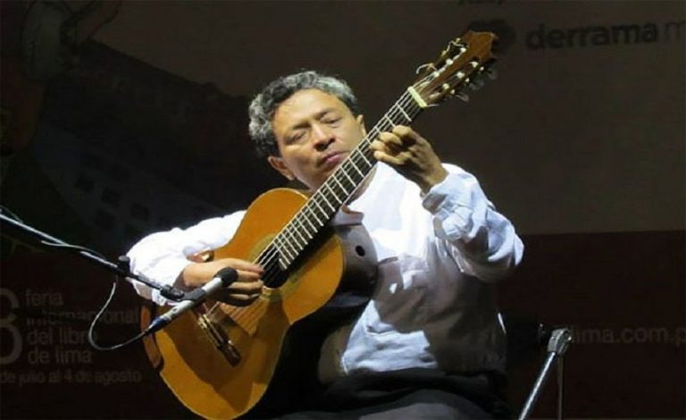 Luis Quintero, guitarrista y miembro del jurado calificador