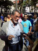 El candidato a la Alcaldía de Caracas, Manuel Isidro Molina en la Plaza Bolívar de Caracas