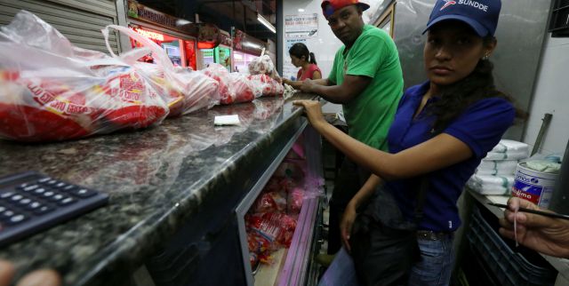 Autoridades venezolanas no permitirán "ningún precio especulativo" (referencial)