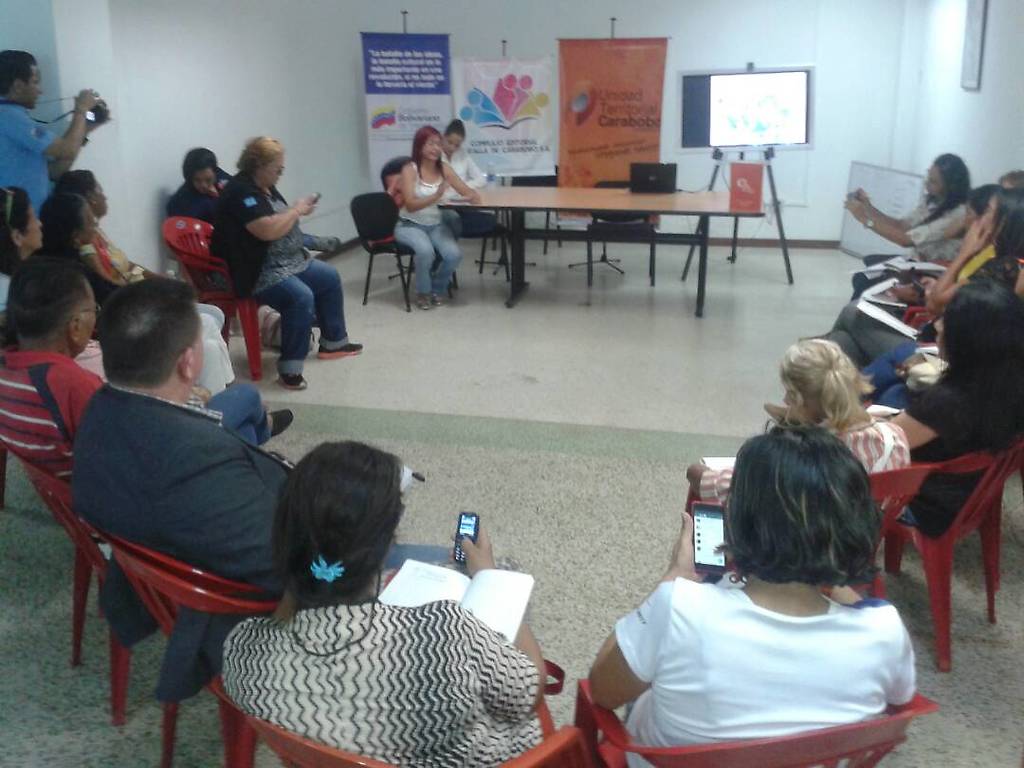 Comunicadoras debaten sobre violencia en los medios en Carabobo