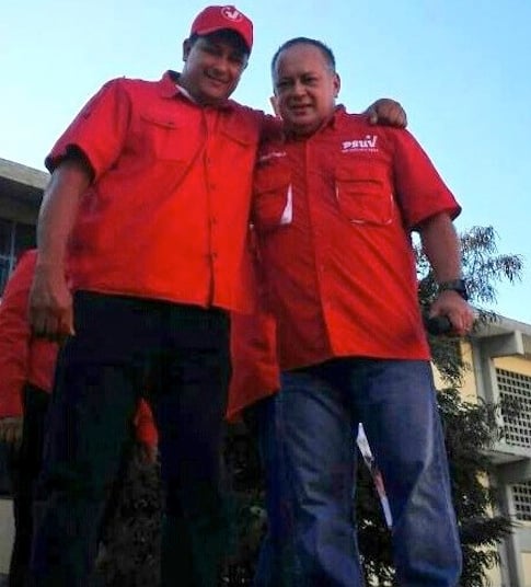 El alcalde juramentado del municipio Simón Planas con el vicepresidente del PSUV Diosdado Cabello Rondón