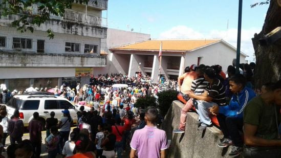 La protesta ameritó la presencia de la Guardia Nacional y la Policía Municipal de Caroní.