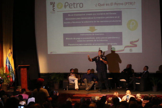 Vargas: una vez la criptomoneda sea emitida, ya no será del gobierno ni de un partido, sino del país, impulsado por la revolución bolivariana para resolver un problema económico y empezar a generar la estabilidad necesaria, por lo que todas y todos tenemos que apropiarnos del Petro, confiar en él y participar.