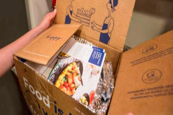 El gobierno de Trump ahorraría unos 130,000 millones de dólares y disminuiría las posibilidades de fraude que ocurren con el sistema de food stamps o cupones alimenticios, con este programa de cajas de alimentos similar al Clap en Venezuela.