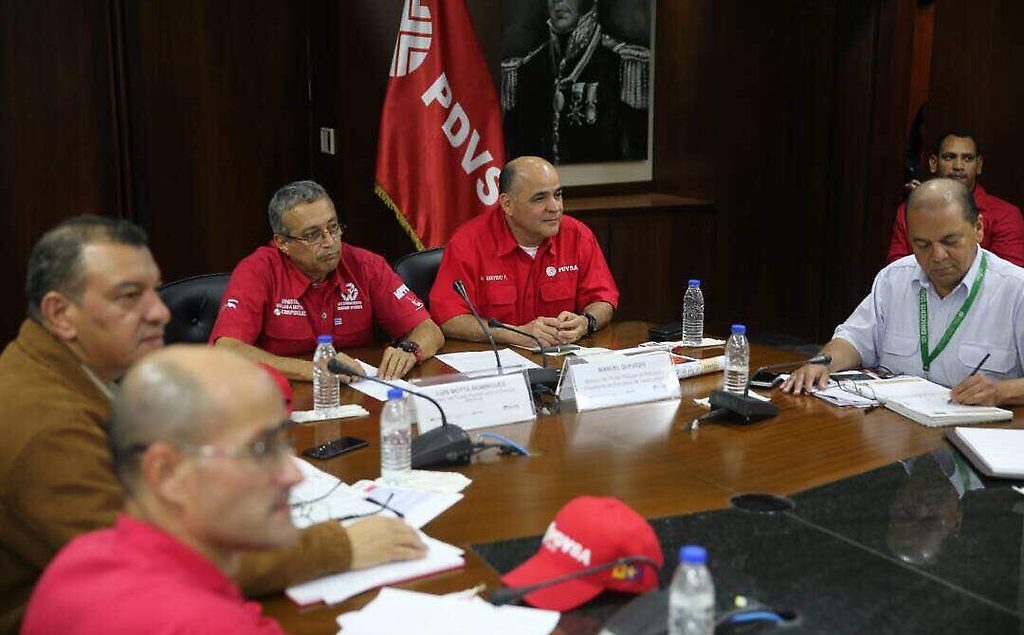 Los ministros Luis Motta Domínguez y Manuel Quevedo también evaluaron las áreas operativas de PDVSA