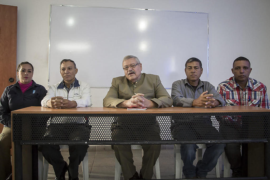 El General Francisco Visconti junto con otros integrantes del Frente Amplio Nacional Bolivariano (FANB)