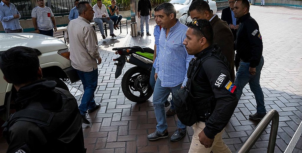 Foto tomada el pasado 13 de marzo cuando el exministro fue detenido por funcionarios del Sebin en un hotel de Caracas