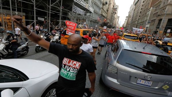 Las protestas contra la violencia policial hacia afrodescendientes en EE.UU. han sido constantes.