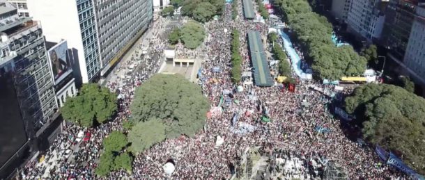 Argentinos marcharon contra el FMI y el Gobierno