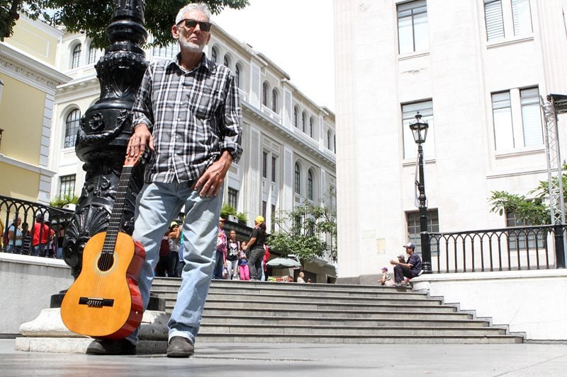 Evio Di Marzo en la Plaza Bolívar de Caracas