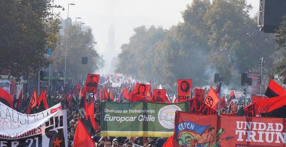 Más de 30 mil personas en la marcha organizada en Santiago de Chile por la Central Clasista de Trabajadoras y Trabajadores