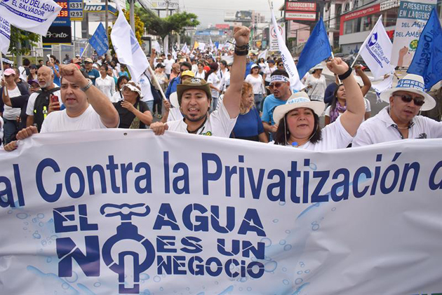 Pueblo salvadoreño se moviliza contra privatización del agua