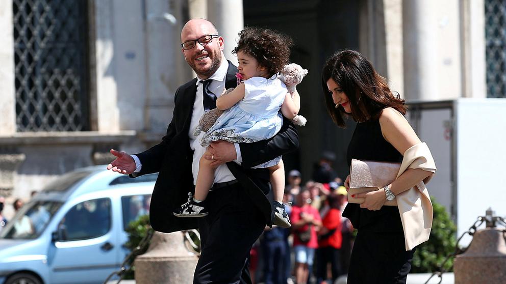 El nuevo Ministro de Discapacitados y Familia, Lorenzo Fontana, llega al palacio del Quirinal en Roma