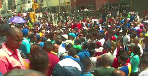 Trabajadores universitarios protestan en la esquina El Chorro de Caracas