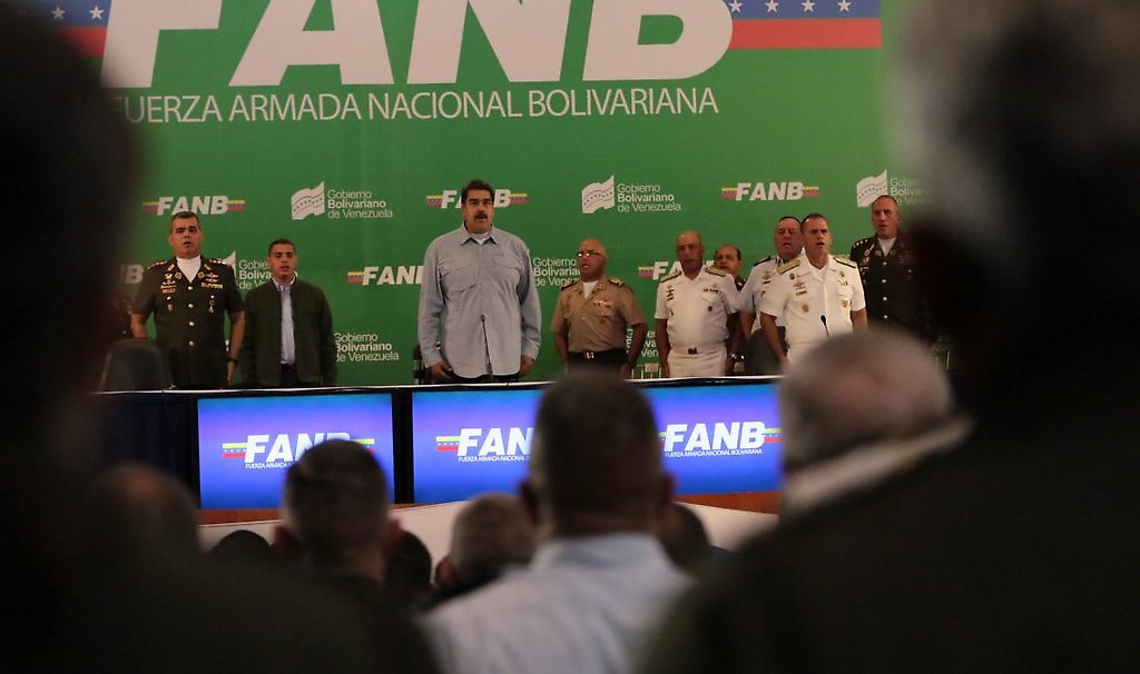 Presidente Maduro sostuvo encuentro con oficiales de las FANB