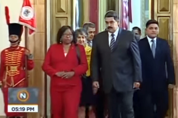 Presidente Maduro se reunió con la directora de la Organización Panamericana de la Salud, Carissa Etienne en el Palacio de Miraflores, en Caracas.