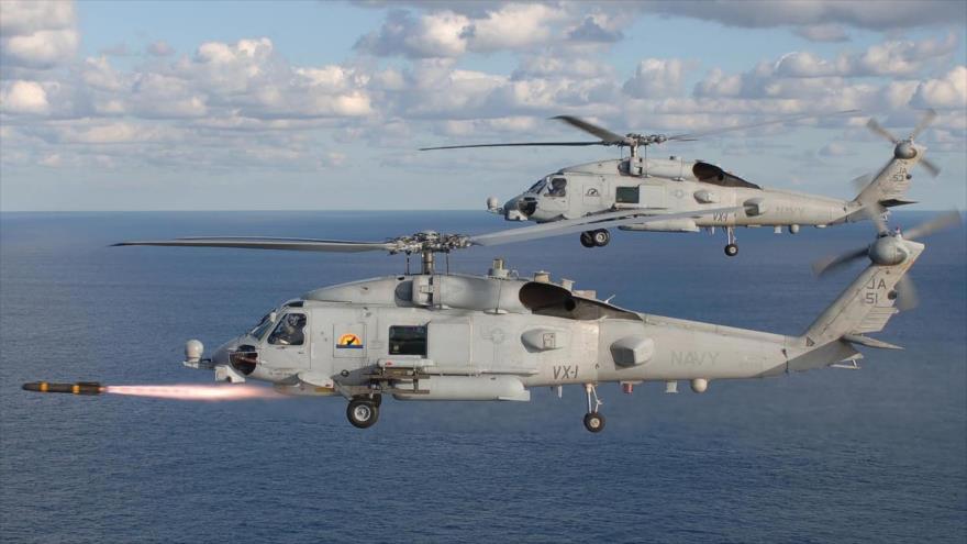Dos helicópteros de combate MH60R de la Armada de EEUU