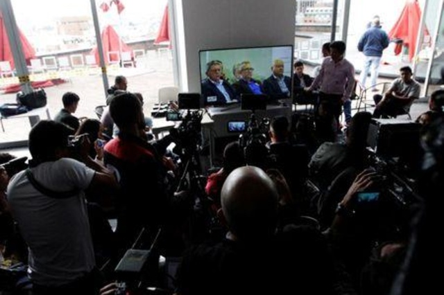 Periodistas siguen la audiencia del tribunal transicional Jurisdicción Especial para la Paz (JEP) en Bogotá, Colombia. 13 de julio, 2018