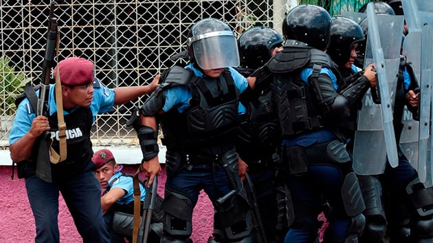 La Policía nicaragüense únicamente reconoció el fallecimiento del suboficial Gabriel de Jesús Vado Ruiz, de 23 años, y del manifestante Jorge Villegas Vega.