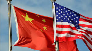 Banderas de Estados Unidos y China