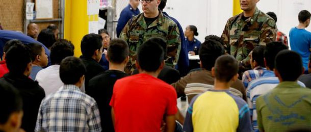 Niños inmigrantes continúan bajo custodia en Estados Unidos