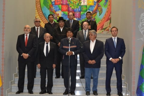 Expresidentes de Bolivia y Evo Morales y parte de su gabinete
