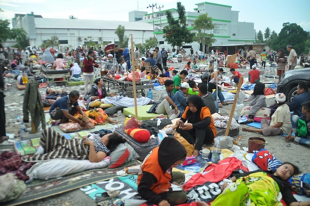 Habitantes de Celebes, Indonesia después del tsunami