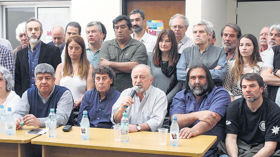 Las CTA, Camioneros y otros gremios de la CGT y organizaciones sociales argentinas