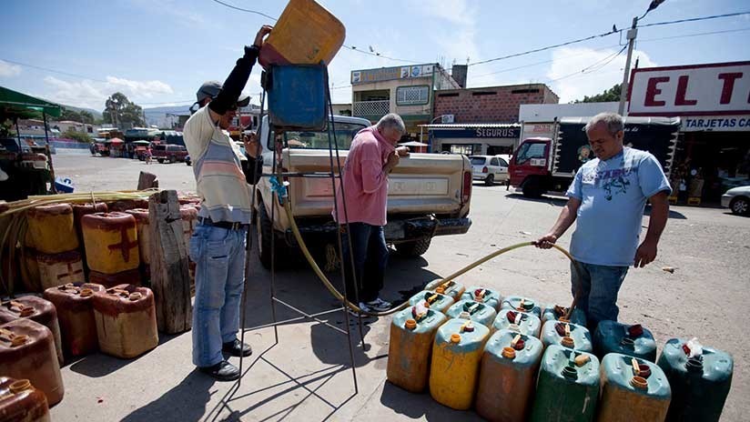 Contrabando de gasolina en la frontera colombiana, entre San Antonio y Cúcuta. 11 de noviembre de 2009.