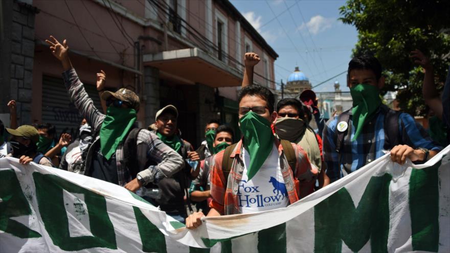 Miles de personas tomaron el martes las calles en contra del presidente de Guatemala