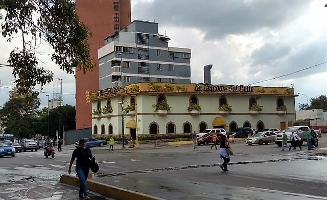 Hotel Tanausú, detrás de La Estación del Pollo, en la zona de Sabana Grande