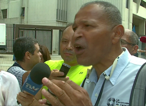 Reinaldo Díaz, secretario general del sindicato de trabajadores de Corpoelec: estamos aquí uniéndonos a este amparo para exigir un salario igual al costo de la canasta básica