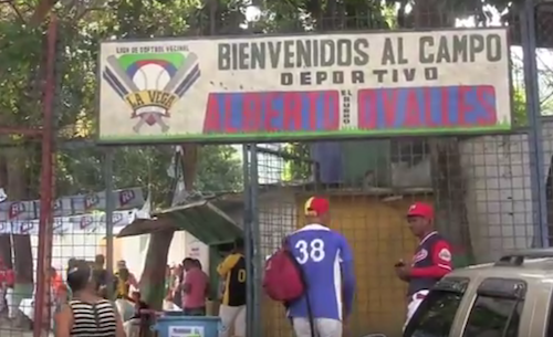 Bienvenidos al Campo Deportivo Alberto El Burro Alberto Ovalles  de la Liga de sofball vecinal de La Vega