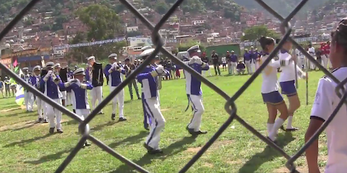 La banda de la escuela María Antonia Bolívar amenizó el acto con diferentes interpretaciones