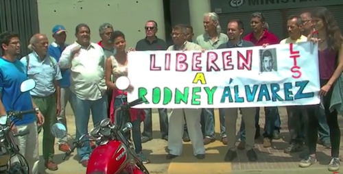 Libertad plena para Rodney Alvarez claman trabajadores frente la Palacio de Justicia