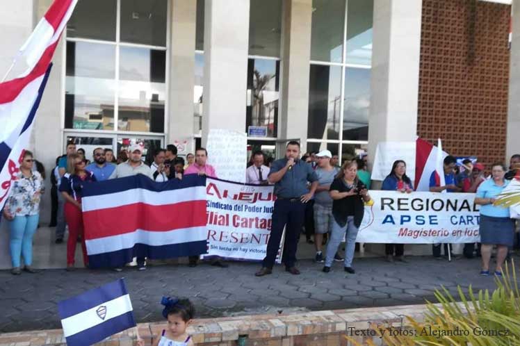 Huelga en Costa Rica cumple 33 días contra plan fiscal