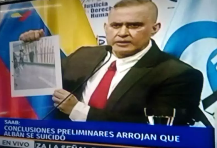 El Fiscal mostró foto de la ventana panorámica de donde presuntamente se lanzó el concejal Fernando Albán