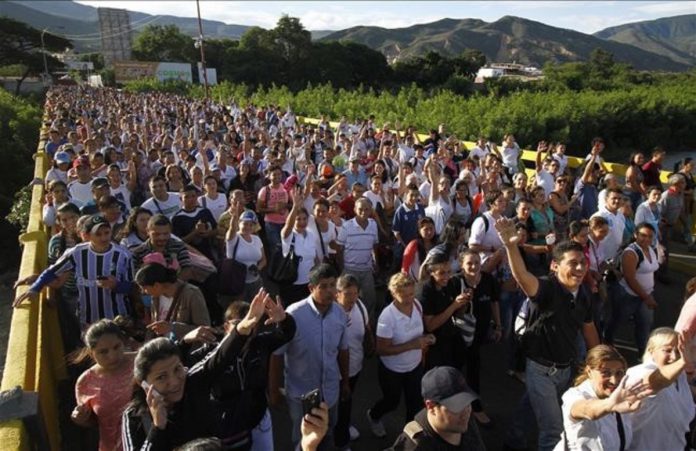 Flujo de venezolanos que ingresan a Colombia por la frontera