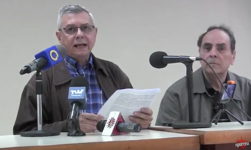 Rueda de prensa de la Plataforma ciudadana en defensa de la CRBV: En la foto, Gonzalo Gómez y Héctor Navarro.