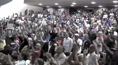 Nace la Intersectorial de Trabajadores de Venezuela en el Aula Magna de la UCV, el plan de acción fue aprobado por los asistentes quienes se pusieron de pie y con los brazos en alto