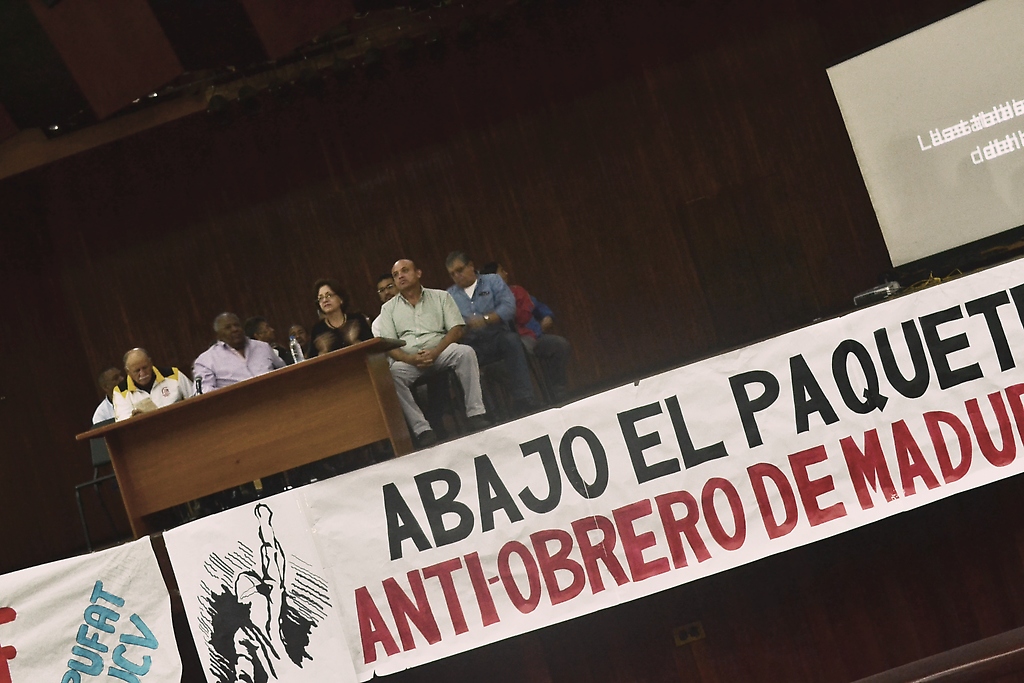 ¡Abajo el paquete antiobrero de Maduro!