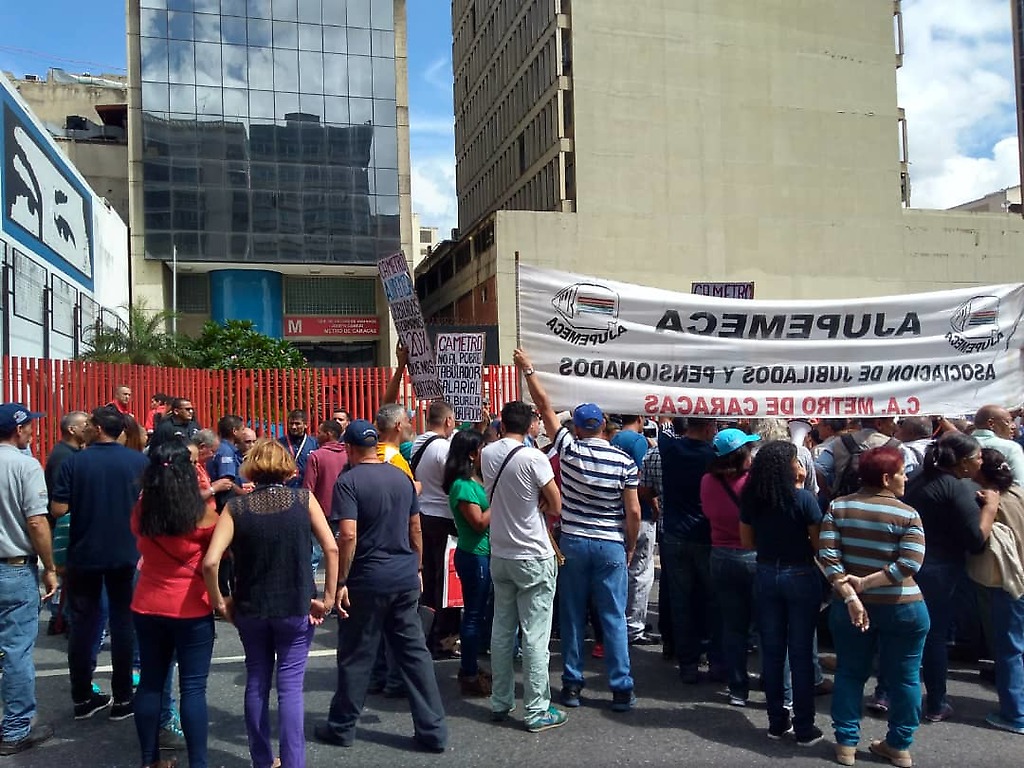 Concentración solidaria en la Av Universidad, La Hoyada, frente  oficinas del Metro de Caracas