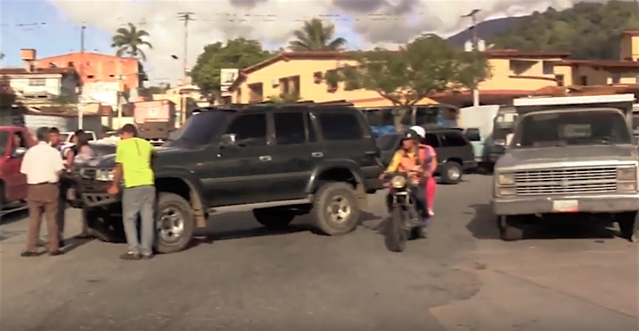 Tranca por falta de gasolina en Boconó, estado Trujillo