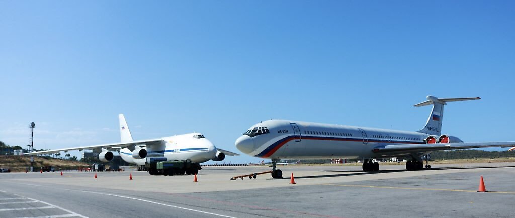 Antonov AN-124 y Ilyushin IL-62 de visita en Venezuela