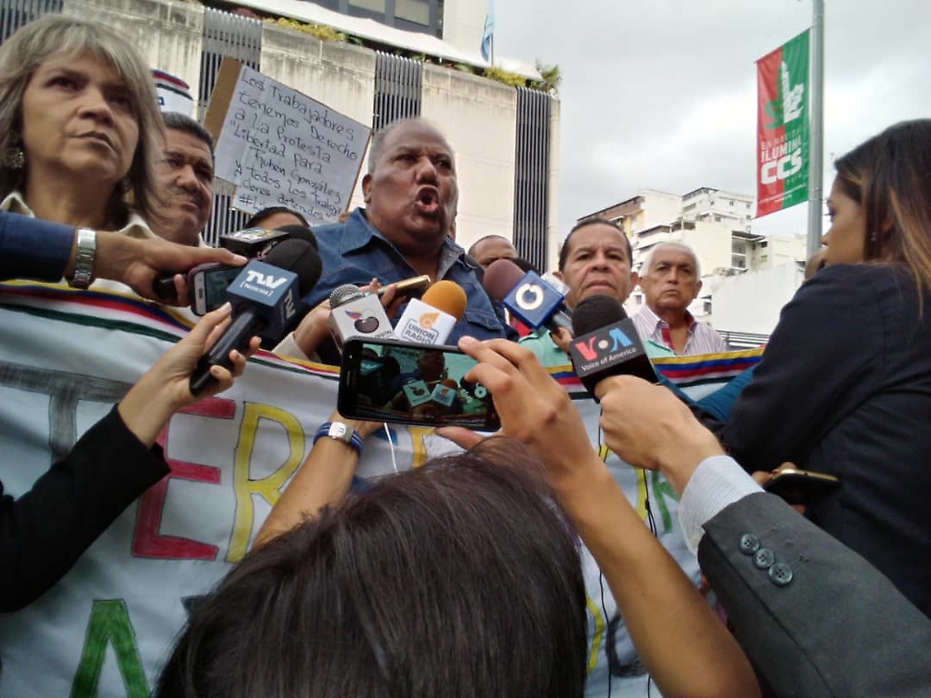 Trabajadores protestaron este lunes para exigir la libertad del Secretario General del Sindicato de Ferrominera, Rubén González