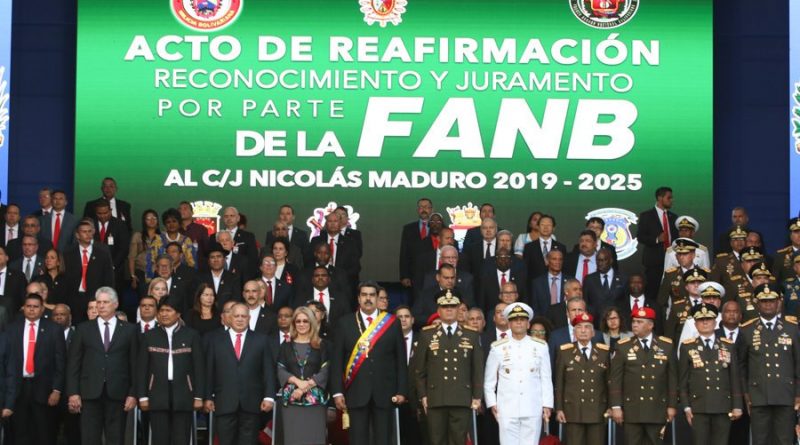 Acto de reconocimiento de las FANB  al presidente Maduro como su Comandante en Jefe
