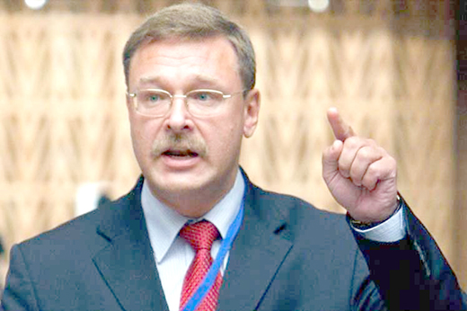 El senador ruso Konstantín Kosachov.