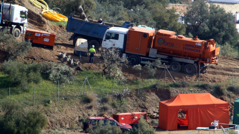Labores de construcción de pozo paralelo en Málaga para sacar a niño atrapado