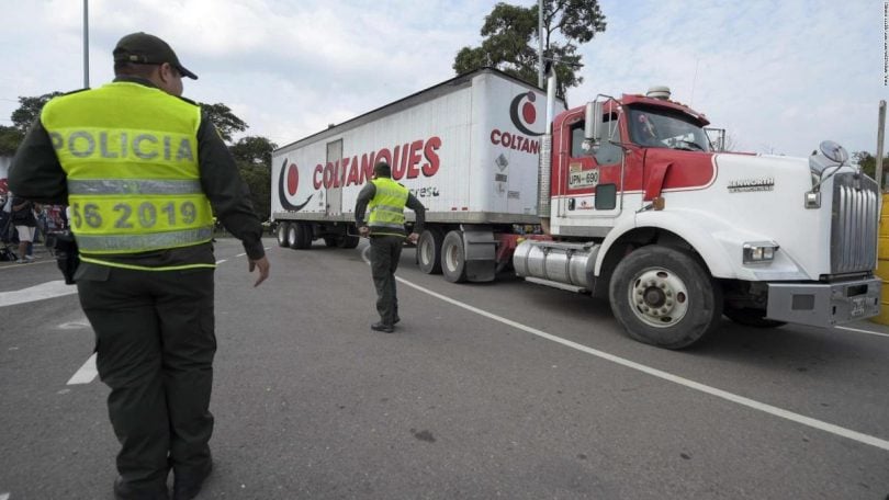 Camión transporta a la ciudad colombiana de Cúcuta, la "ayuda humanitaria" destinada a Venezuela